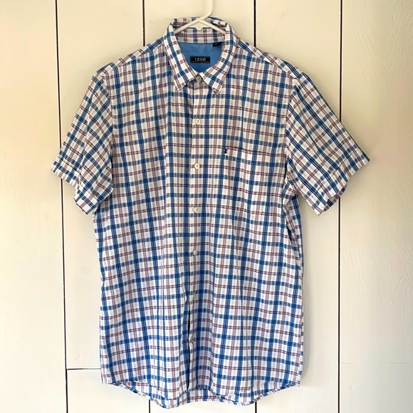 IZOD Men's Medium Short Sleeve Button-Down Plaid Shirt - Picture 1 of 9